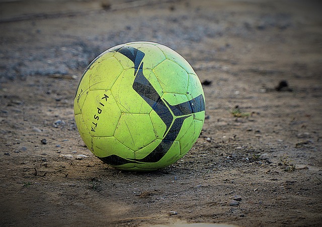 系奠定了坚 系奠定了坚