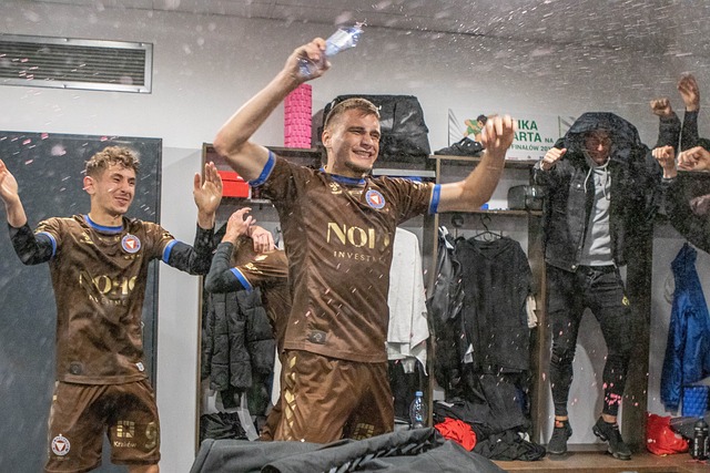 在探讨米兰 在探讨米兰